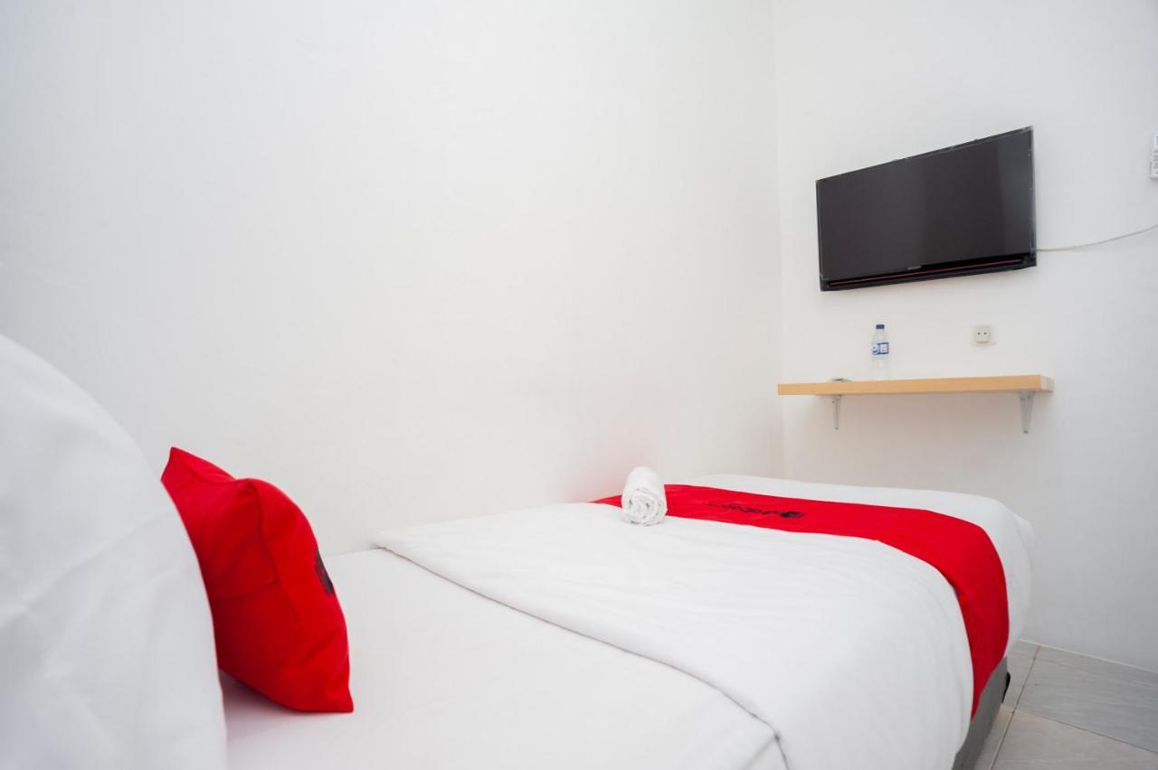 Hotel Reddoorz At Jalan Bangau Palembang Exteriér fotografie