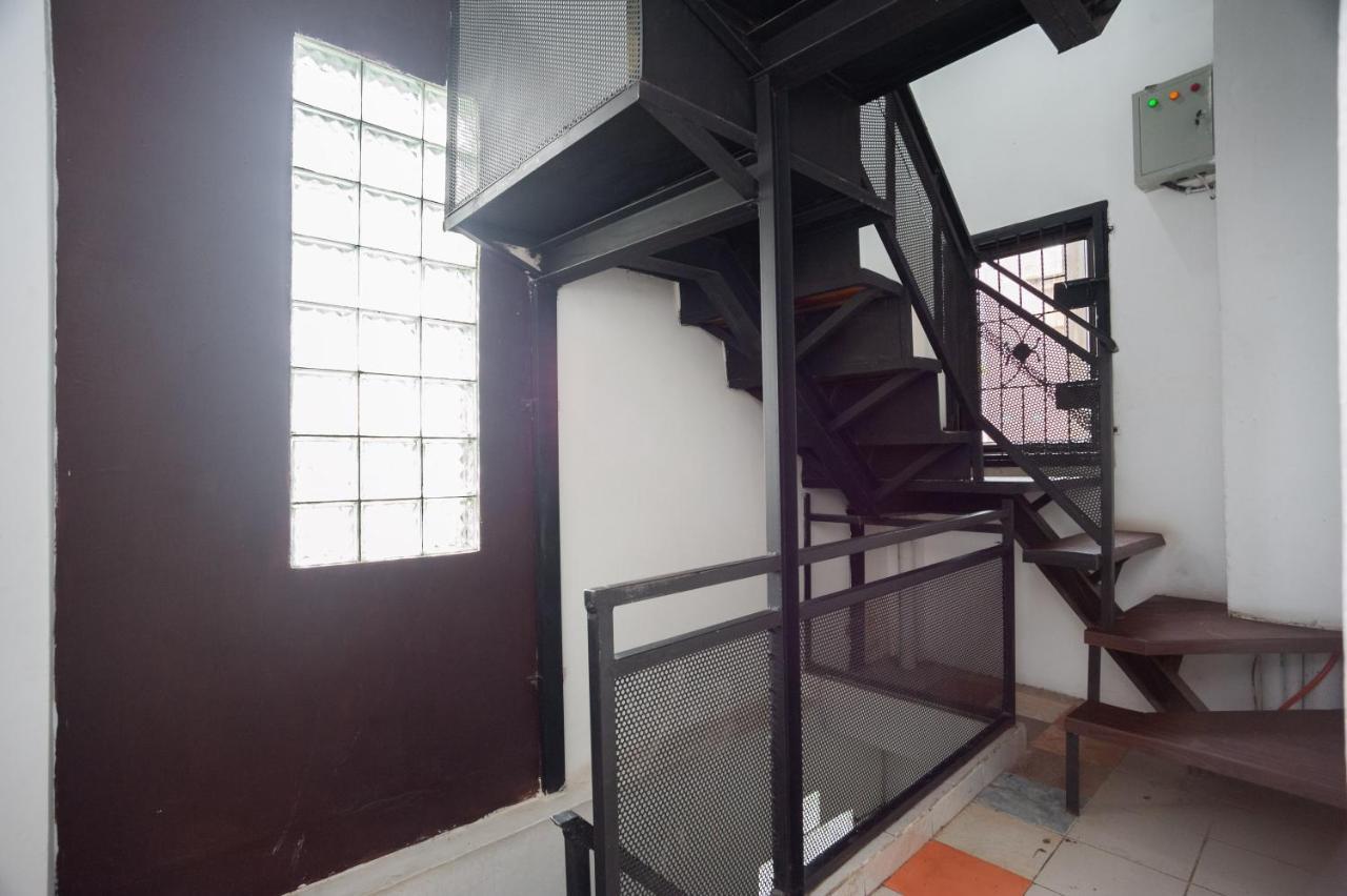 Hotel Reddoorz At Jalan Bangau Palembang Exteriér fotografie